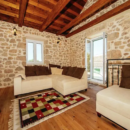 Zaton With Pool Near River Canyon Prázdninový dům