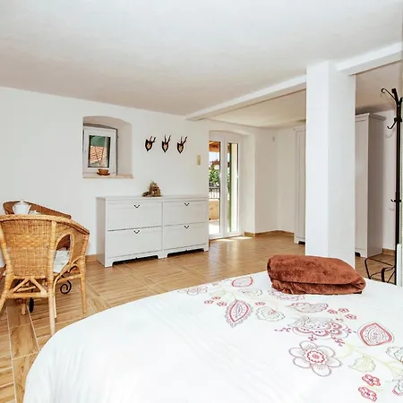 Zaton With Pool Near River Canyon Prázdninový dům Obrovac