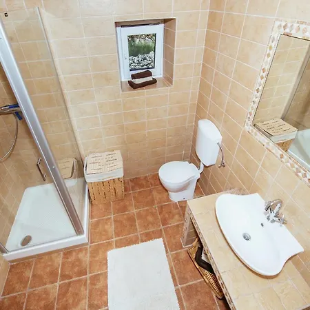 Semesterbostad Zaton With Pool Near River Canyon